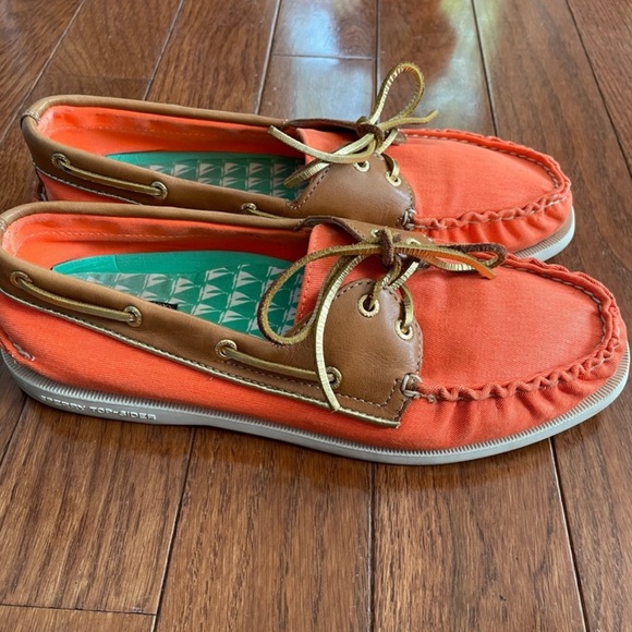Milly of New York x Sperry Limited Edition Top-Sider in Orange Coral - Picture 2 of 9